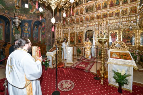 Pomenirea Sfântului Grigorie Teologul la Mănăstirea Radu Vodă Poza 162532