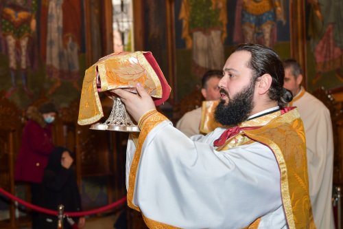Pomenirea Sfântului Grigorie Teologul la Mănăstirea Radu Vodă Poza 162541
