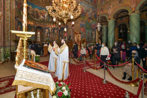 Pomenirea Sfântului Grigorie Teologul la Mănăstirea Radu Vodă Poza 162552