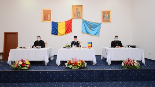Bilanţul activităţii a două asociaţii din Arhiepiscopia Târgoviştei Poza 162707
