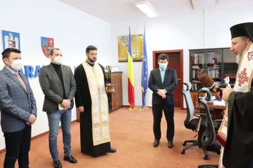 Binecuvântare cu agheasmă la Consiliul Judeţean Arad Poza 162789