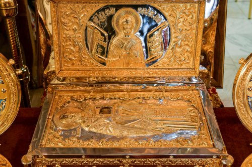 Moaştele Sfinţilor Trei Ierarhi au fost cinstite la Catedrala Patriarhală Poza 162843