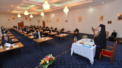Moment de analiză și bilanț în Arhiepiscopia Târgoviștei Poza 162807