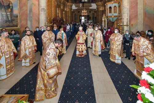 Ocrotitorii şcolilor teologice cinstiţi la Facultatea „Justinian Patriarhul” din Bucureşti Poza 162887