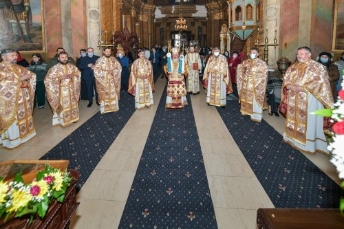 Ocrotitorii şcolilor teologice cinstiţi la Facultatea „Justinian Patriarhul” din Bucureşti Poza 162890