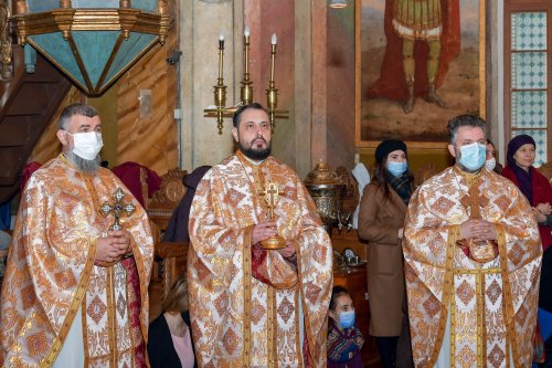 Ocrotitorii şcolilor teologice cinstiţi la Facultatea „Justinian Patriarhul” din Bucureşti Poza 162900