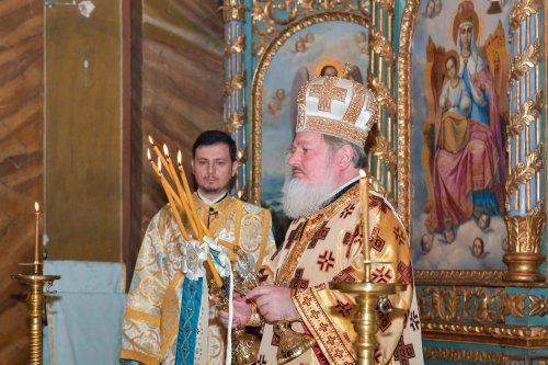 Ocrotitorii şcolilor teologice cinstiţi la Facultatea „Justinian Patriarhul” din Bucureşti Poza 162909