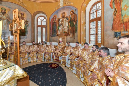 Ocrotitorii şcolilor teologice cinstiţi la Facultatea „Justinian Patriarhul” din Bucureşti Poza 162913