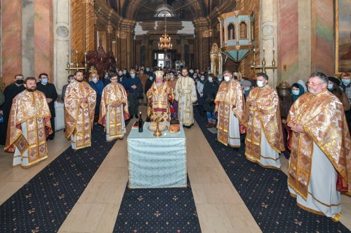 Ocrotitorii şcolilor teologice cinstiţi la Facultatea „Justinian Patriarhul” din Bucureşti Poza 162918