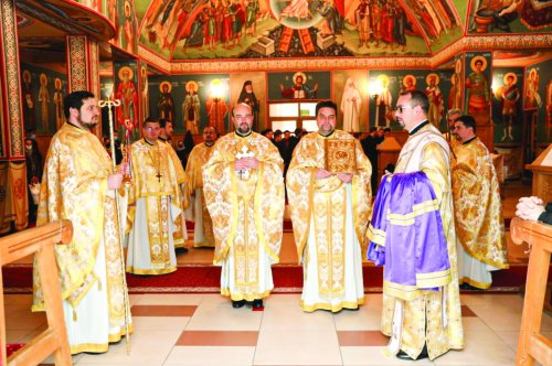 Liturghie arhierească la Facultatea de Teologie Ortodoxă din Alba Iulia Poza 162960
