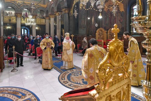Praznicul Întâmpinării Domnului la Catedrala Patriarhală Poza 163100