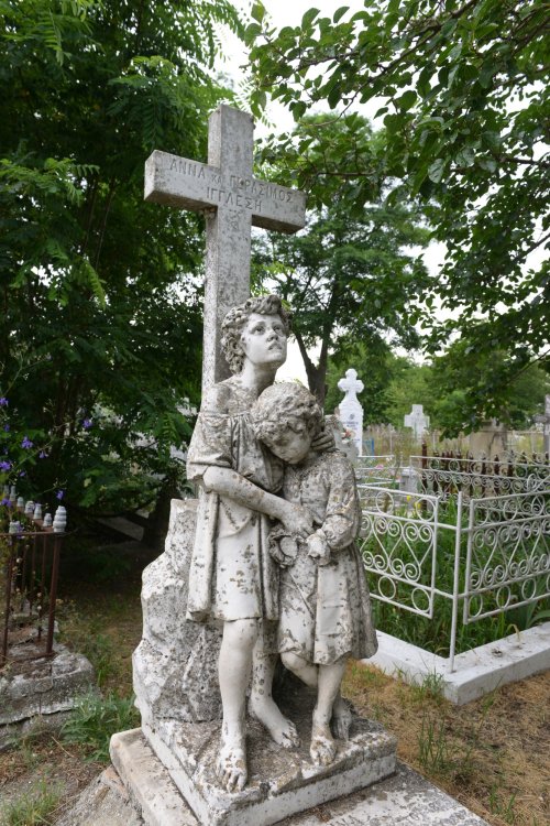 Cimitirul de la Sulina, ca o concordie universală Poza 162365