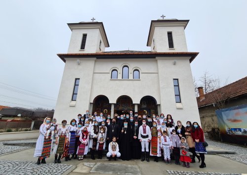 Sărbătoare pentru clujenii din cartierul Dâmbul Rotund Poza 163242