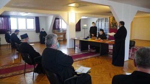 Şedinţe ale Caselor de Ajutor Reciproc pentru clerici la Buzău şi Galaţi Poza 163723
