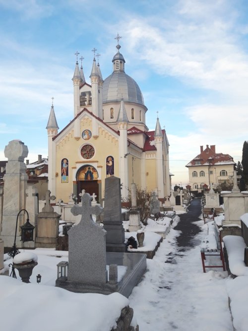 Cimitirul Groaveri din Braşov iradiază patriotism şi cultură  Poza 163744
