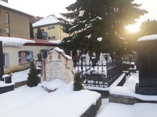 Cimitirul Groaveri din Braşov iradiază patriotism şi cultură  Poza 163750