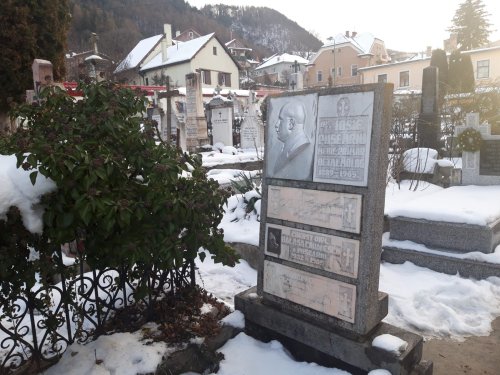 Cimitirul Groaveri din Braşov iradiază patriotism şi cultură  Poza 163752