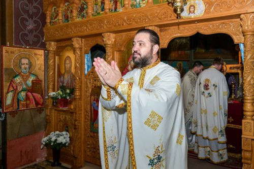 Cinstirea ocrotitorului și daruri pentru comunitatea ortodoxă a surzilor din Capitală Poza 163823