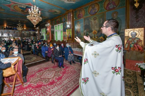 Cinstirea ocrotitorului și daruri pentru comunitatea ortodoxă a surzilor din Capitală Poza 163827