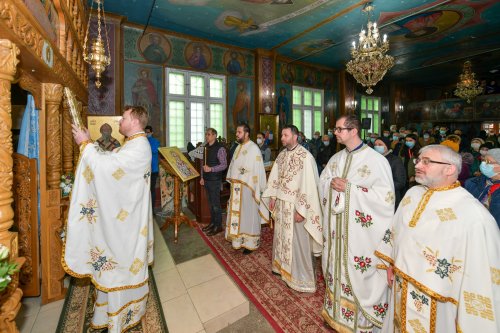 Cinstirea ocrotitorului și daruri pentru comunitatea ortodoxă a surzilor din Capitală Poza 163832