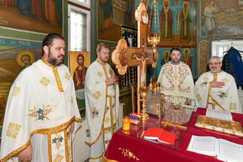 Cinstirea ocrotitorului și daruri pentru comunitatea ortodoxă a surzilor din Capitală Poza 163836