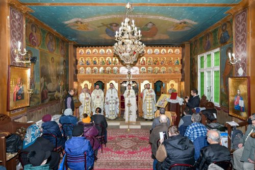 Cinstirea ocrotitorului și daruri pentru comunitatea ortodoxă a surzilor din Capitală Poza 163838