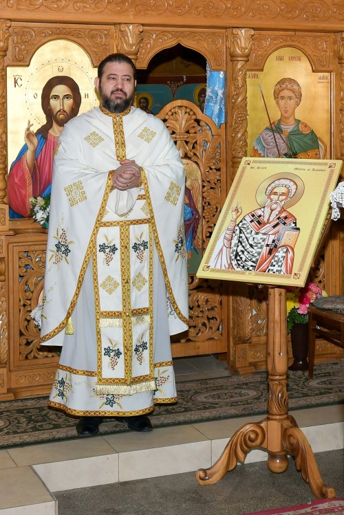 Cinstirea ocrotitorului și daruri pentru comunitatea ortodoxă a surzilor din Capitală Poza 163843
