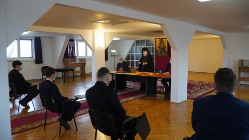 Şedinţe ale forurilor eparhiale în Arhiepiscopia Dunării de Jos Poza 163977