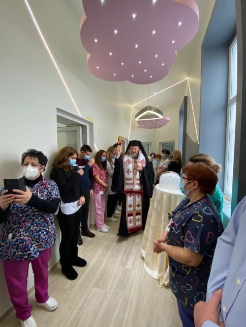 Binecuvântarea unei secții renovate a Spitalului Județean de Urgență Arad Poza 164083
