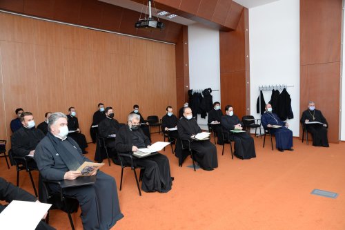 Discuții privind cateheza parohială în Arhiepiscopia Bucureştilor