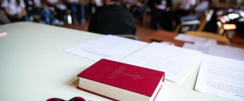 Interviuri pentru acordarea binecuvântării celor care doresc să se înscrie la examenul de titularizare la Iași Poza 164108