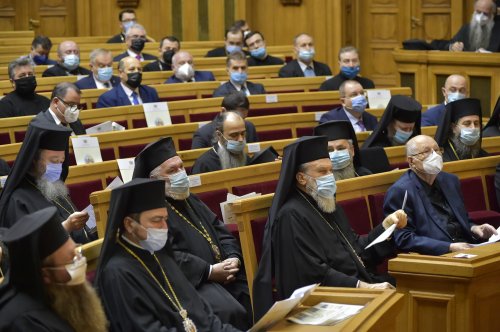 Întrunirea Adunării Naționale Bisericești la Palatul Patriarhiei din București  Poza 164583