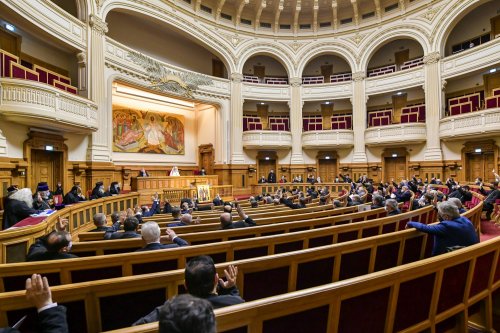 Întrunirea Adunării Naționale Bisericești la Palatul Patriarhiei din București  Poza 164617
