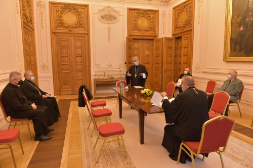 Întrunirea Adunării Naționale Bisericești la Palatul Patriarhiei din București  Poza 164639