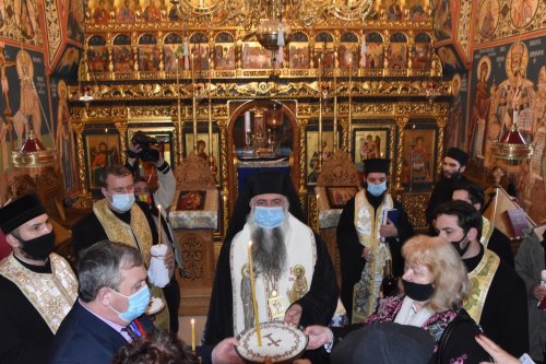 Simpozion la 120 de la naşterea Patriarhului Justinian la Suieşti-Vâlcea Poza 164509