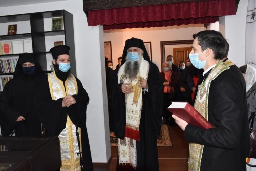 Simpozion la 120 de la naşterea Patriarhului Justinian la Suieşti-Vâlcea Poza 164510