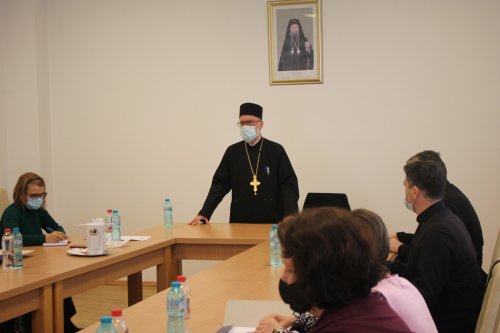 Întâlniri de lucru cu profesorii de religie din Arhiepiscopia Craiovei Poza 164731
