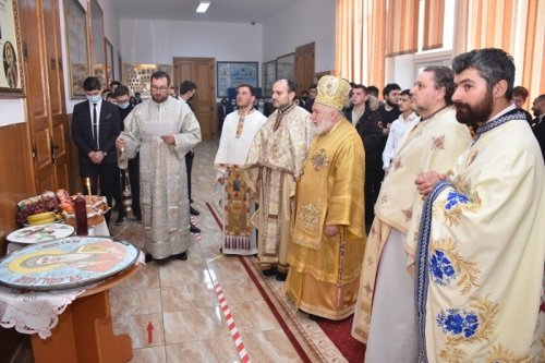 Seminarul Teologic din Tulcea şi-a sărbătorit ocrotitorul Poza 164855