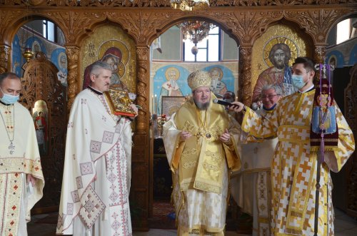 Un nou preot paroh pentru Parohia Sânmartin I, Protopopiatul Oradea Poza 164944