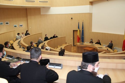 Întâlnire de lucru la Consiliul Judeţean Sibiu cu reprezentanţii cultelor religioase Poza 165343