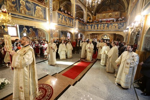 Slujire arhierească la Biserica „Sfântul Nicolae” din Baia Mare Poza 165560