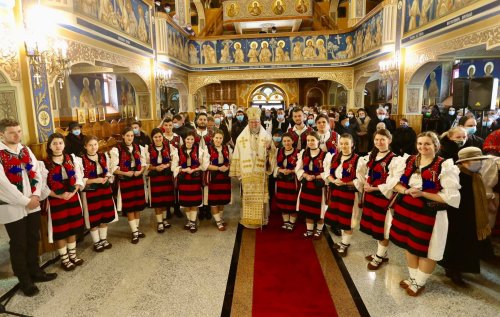 Slujire arhierească la Biserica „Sfântul Nicolae” din Baia Mare Poza 165563