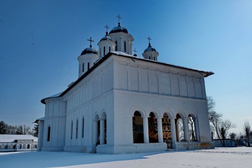 Conferinţă a preoţilor din cimitirele de stat la mănăstirea ilfoveană Cernica Poza 165753