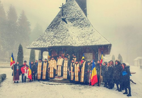Troiță dedicată mărturisitorilor de la Pitești la mănăstirea băcăuană Cireșoaia Poza 165786