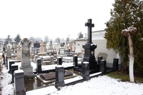 Un cimitir cât toată istoria Caracalului Poza 166693