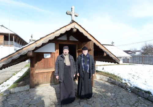 Biserica-bordei de la Stoicănești, unicat în România Poza 166982