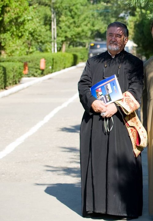 Părintele Sandi Mehedințu (1942-2021),  un preot harnic şi curajos Poza 167183