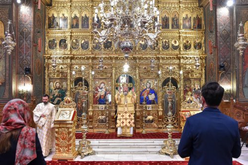 Duminica Sfintei Cruci la Catedrala Patriarhală din București