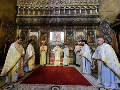 Liturghie arhierească la Catedrala Mitropolitană din Cluj-Napoca Poza 167563