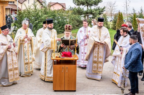Sfințirea noului paraclis arhiepiscopal  din localitatea arădeană Vladimirescu  Poza 167601